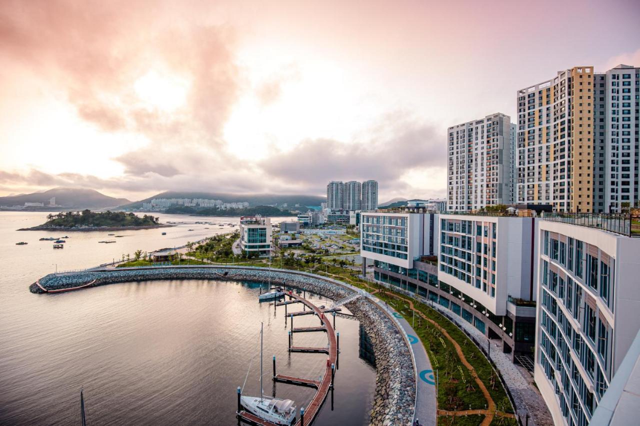 Ocean Marina Suite View Йосу Екстер'єр фото
