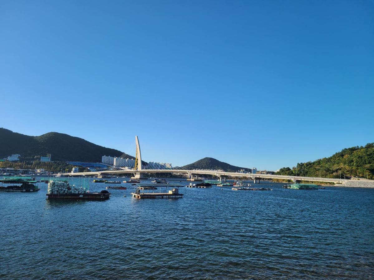Ocean Marina Suite View Йосу Екстер'єр фото