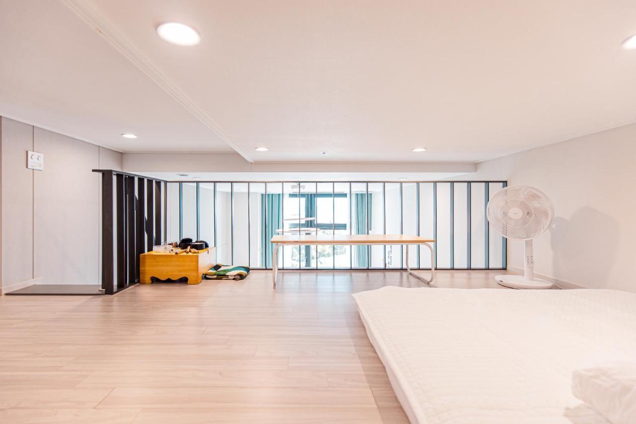 Ocean Marina Suite View Йосу Екстер'єр фото